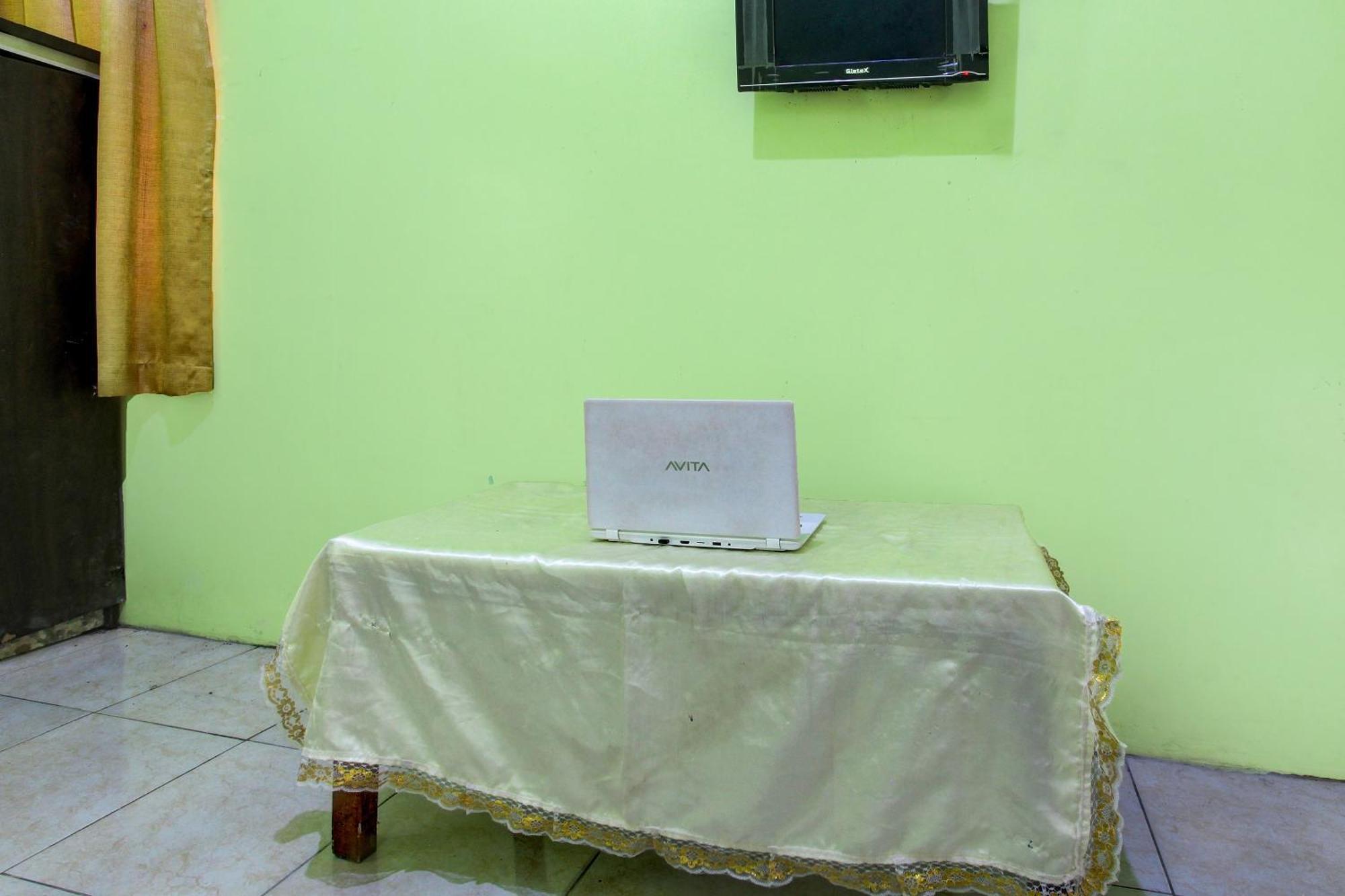 Hotel Oyo 92467 Cahyo Kost 1 Semarang Exterior foto