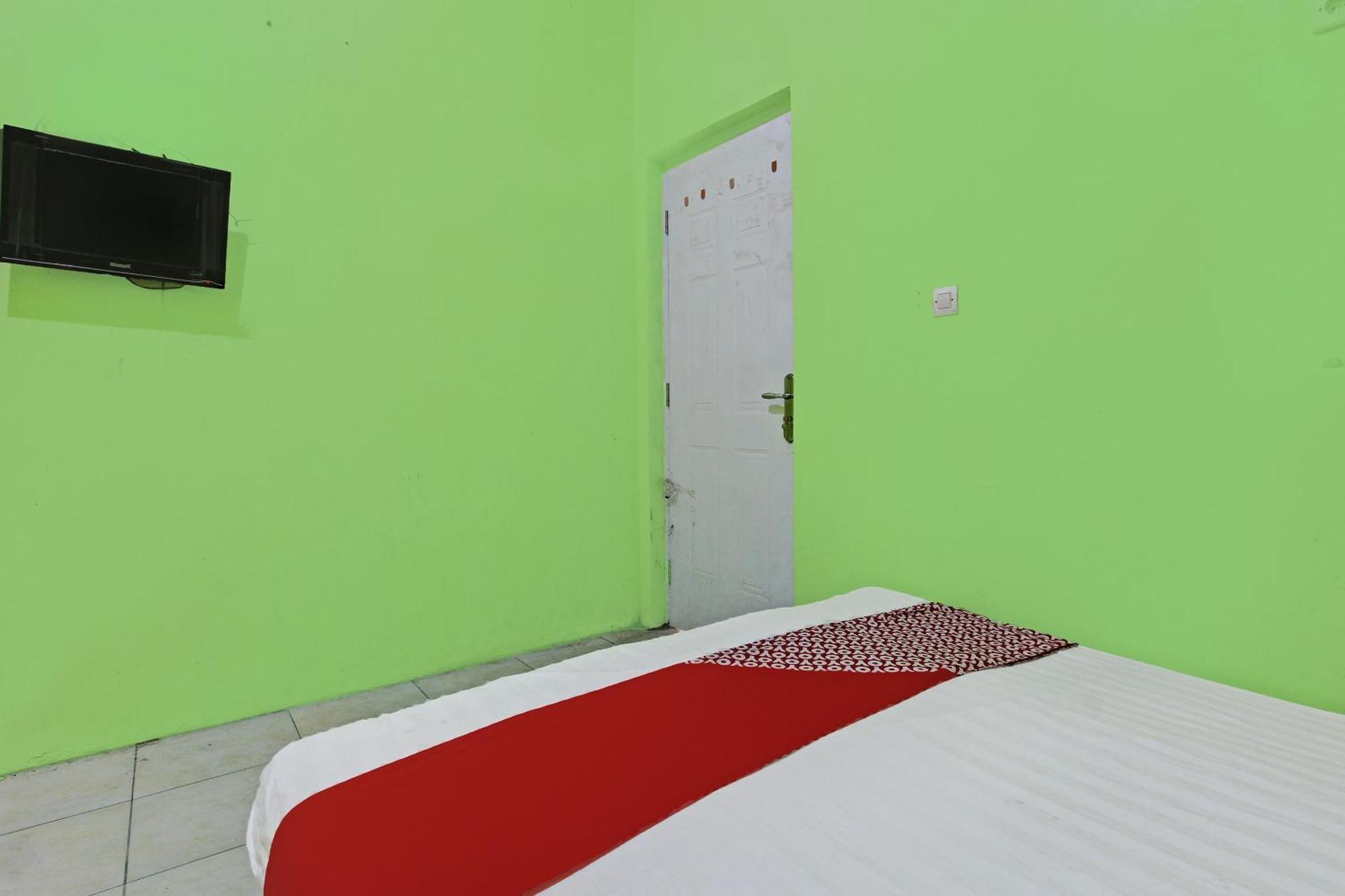 Hotel Oyo 92467 Cahyo Kost 1 Semarang Exterior foto